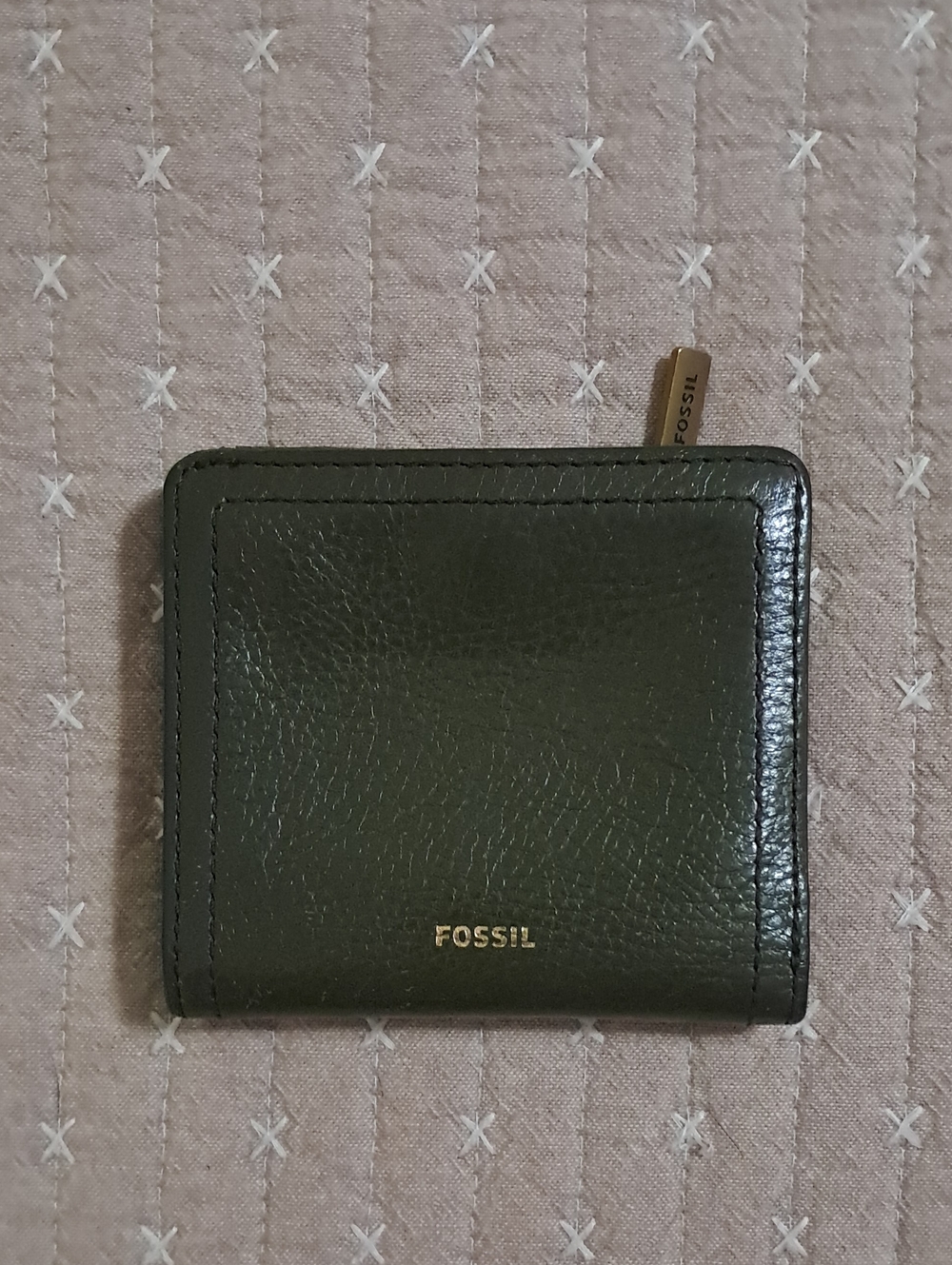 Fossil Olive Green Leather Compact Wallet with Gold Accent